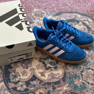Adidas Royal Blue and Pink stripe Sneakers breaknet sleek